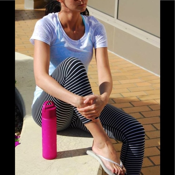 Lululemon Wunder Under High-Rise Tight *Luxtreme 25”
Parallel Stripe Black - Picture 13 of 16